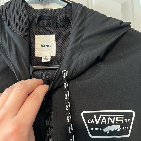 NWOT! Vans Black Hooded Windbreaker - Picture 3 of 3